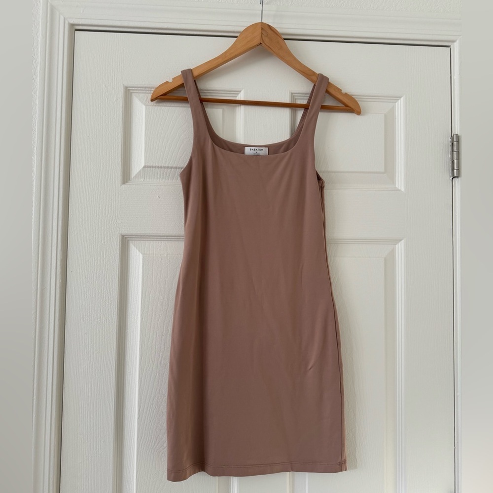 Aritzia Babaton Contour Dress